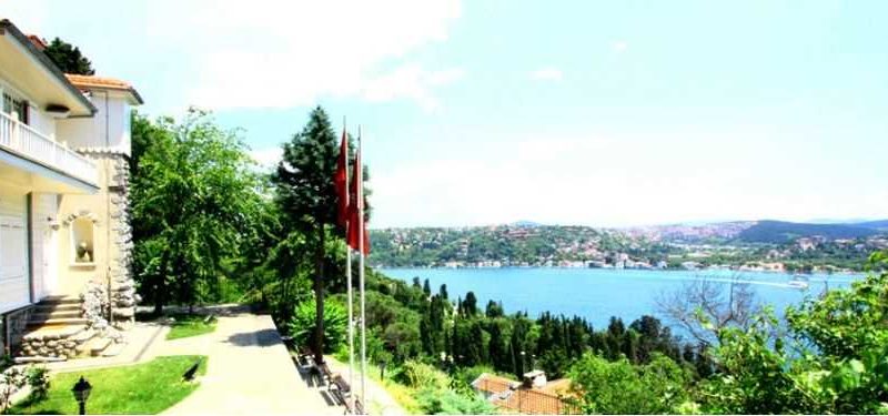 Aşiyan Müzesi: Tevfik Fikret’in Boğaz Manzaralı Evi