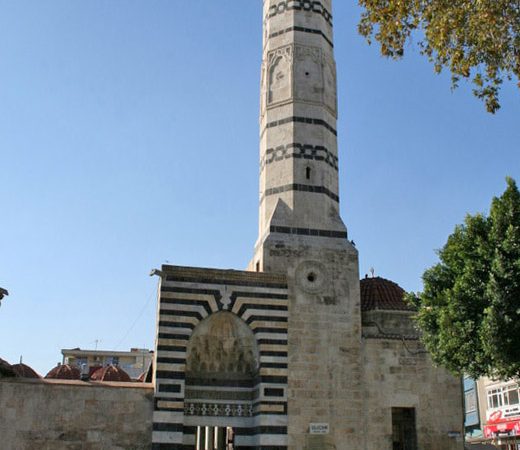 Akça Mescit – Adana Gezilecek Yerler