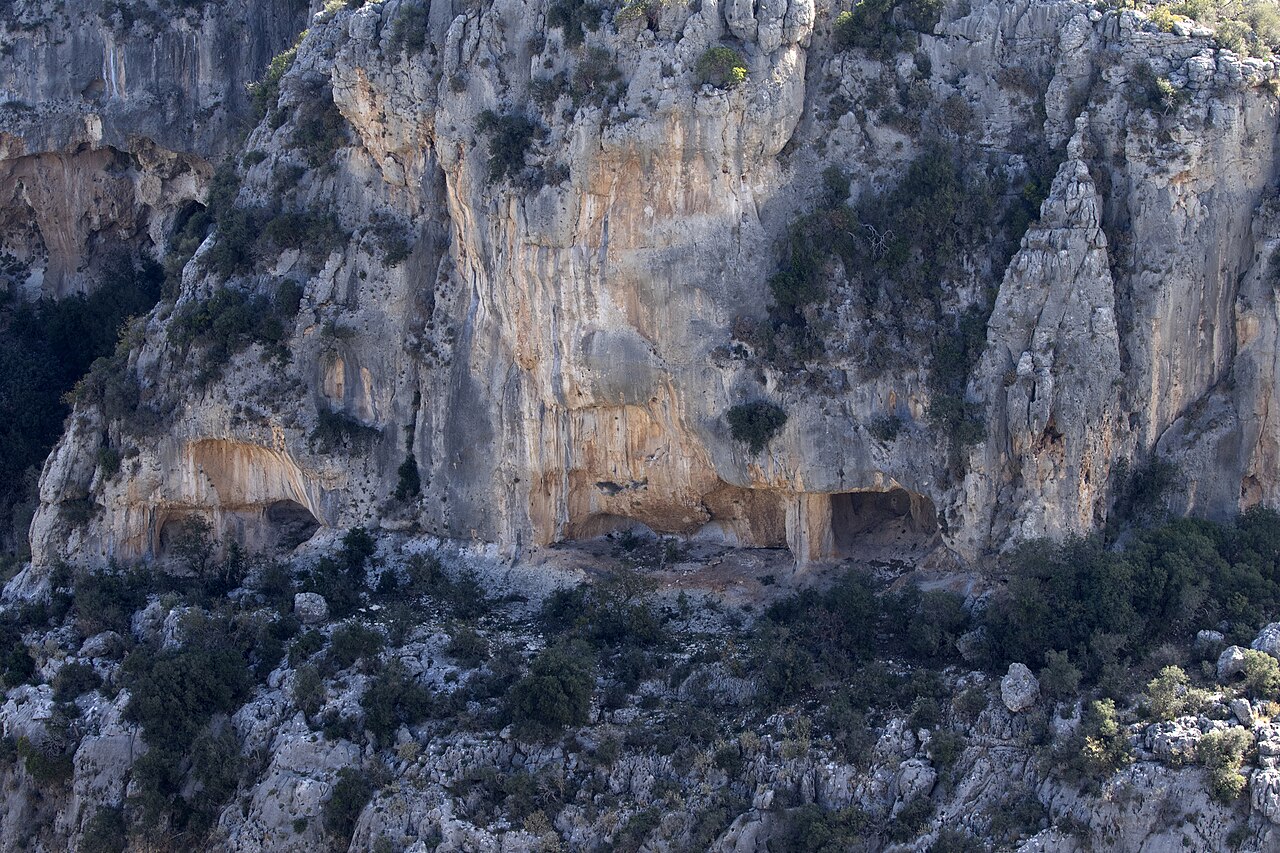 Astım Mağarası