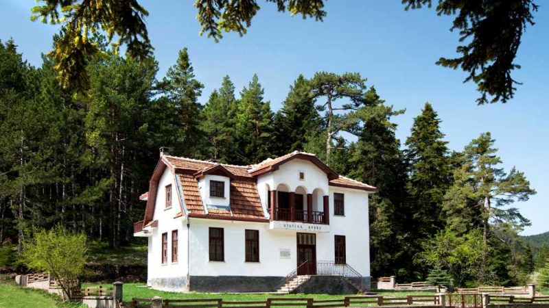 Atatürk Köşkü: Orman İçinde Tarihî Bir Konak