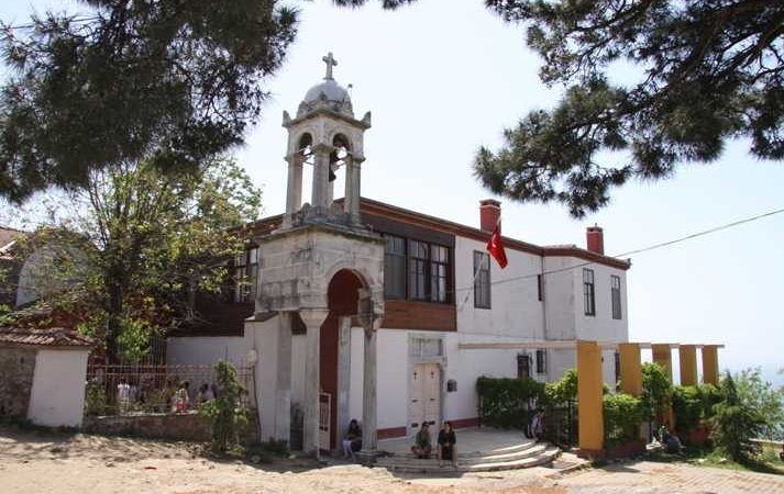 Aya Yorgi Rum Manastırı: Büyükada’nın Zirvesindeki Huzur