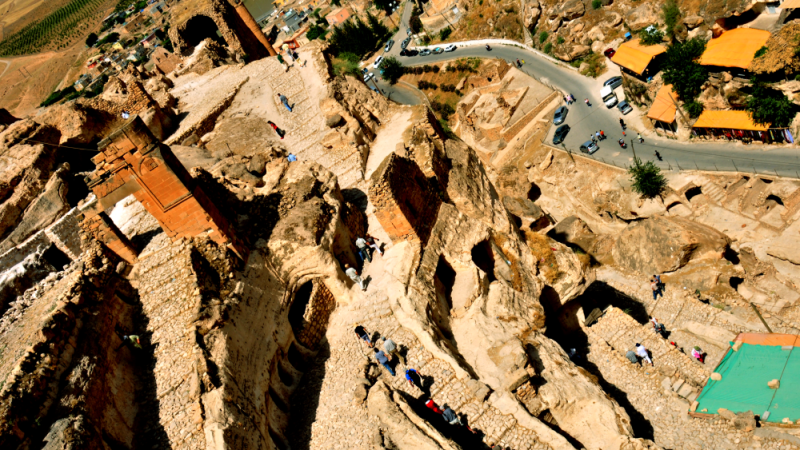 Hasankeyf Kalesi: Dicle’ye Tepeden Bakan Bin Yıllık Kaya Kalesi