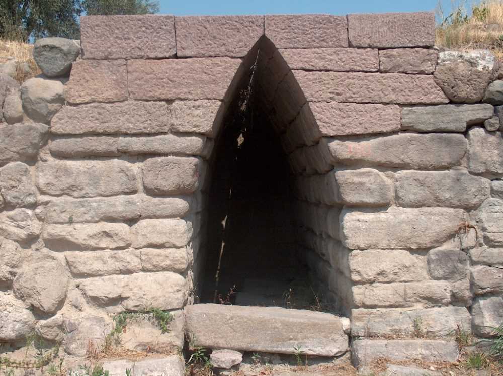 Smyrna Antik Kenti: İzmir'in İlk Yerleşimi