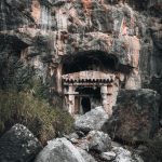 Bingöl Oğuldere Köyü kaya mezarı