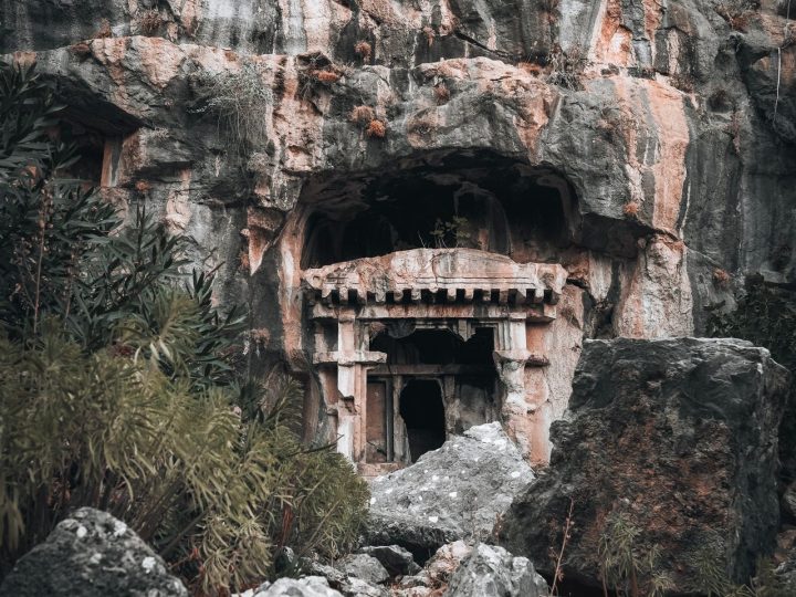 Bingöl Oğuldere Kaya Mezarı: kayalara işlenmiş geçmiş