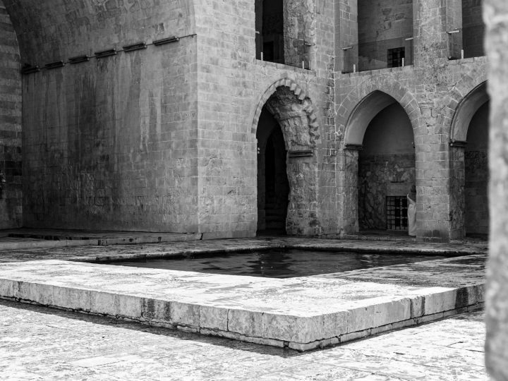 Bitlis İhlasiye Medresesi: taş işçiliğinin zarif örneği