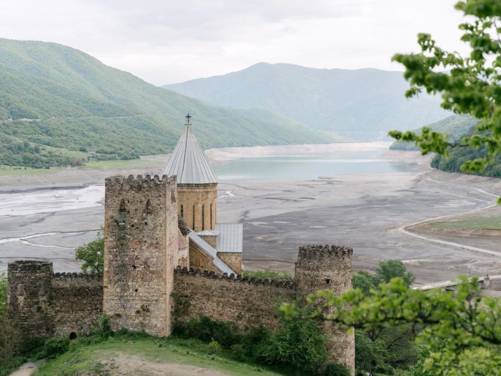 Tatvan Kalesi: Van Gölü kıyısında bir savunma yapısı