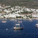 Bodrum koyu ve yelkenli tekneler