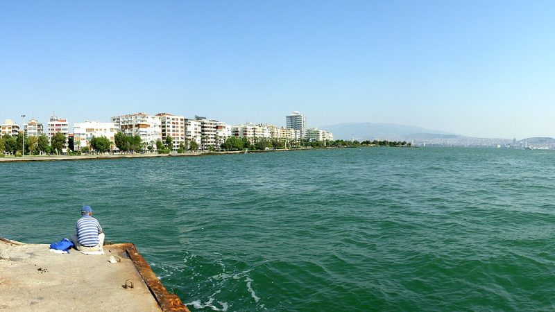 İzmir eğlence: Bostanlı Sahili ve Sosyal Yaşam