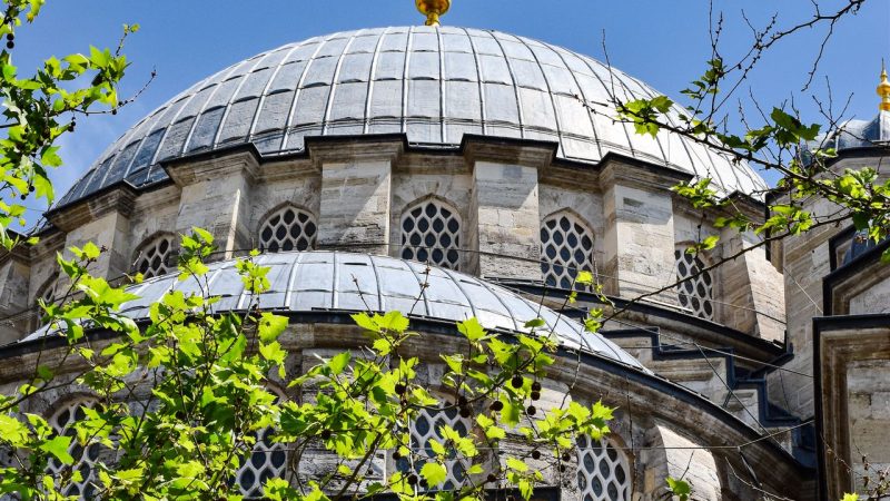 Somuncu Baba Cami: Ekmekçi Velinin Hatırası