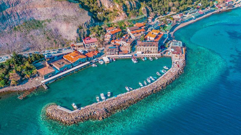 Ayvacık ve Assos’ta konaklama: taş otellerin huzuru