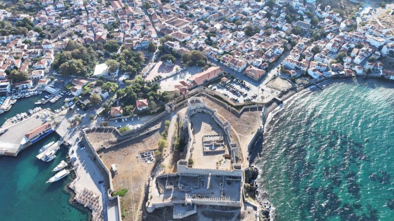 Bozcaada’da konaklama: bağlar arasında ada tatili