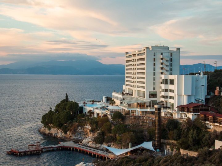 Kepez ve Dardanos’ta konaklama: merkeze yakın sahil tatili