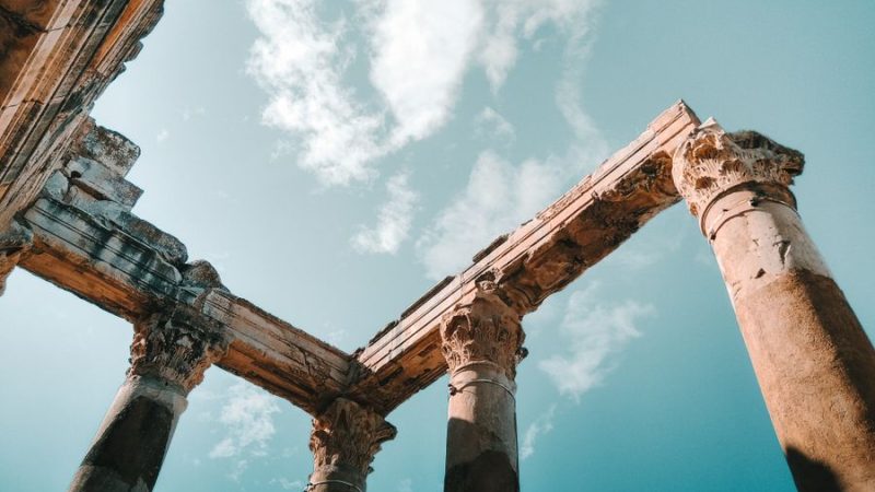 Çardak Kervansarayı: Anadolu’nun Tarihî Konak Yapısı