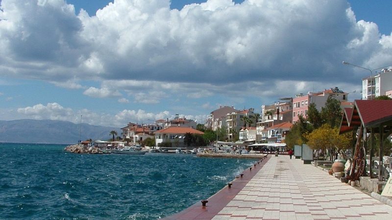 Çeşme Tatil Rehberi: Görülecek Yerler, Plajlar, Lezzetler ve Konaklama