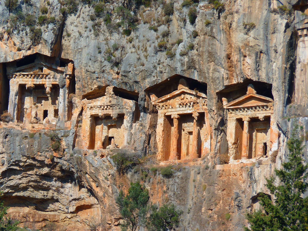 Dalyan Kaunos antik kaya mezarlari