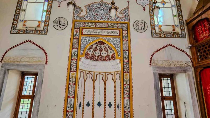Damat İbrahim Paşa Camii: Şehzadebaşı’nda Klasik Bir Yapı