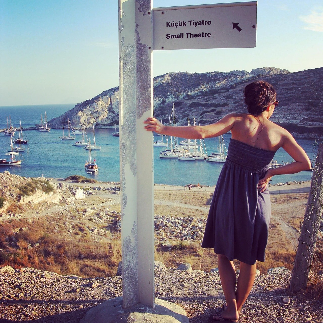 Datca koyu ve mavi deniz manzarasi