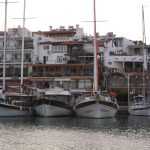 Datca marinasi ve yelkenli tekneler