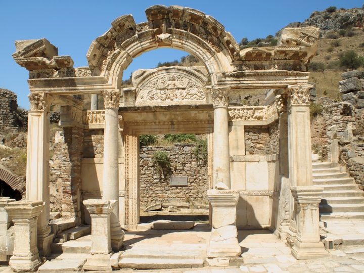 Ege’nin Antik Kentleri: Tarihe Yolculuk Rehberi