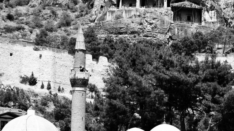 Erzincan Tarihî ve Dinî Yapıları: Türbeler, Külliyeler ve Kiliseler