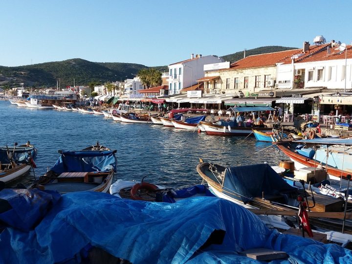 Foça Tatil Rehberi: Görülecek Yerler, Yemekler ve Konaklama Önerileri