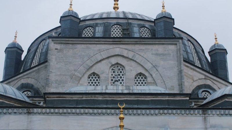 Hacı Murad-ı Velî Camii ve Türbesi: Manevi Bir Durak