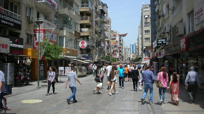 İzmir eğlence: Kıbrıs Şehitleri Caddesi