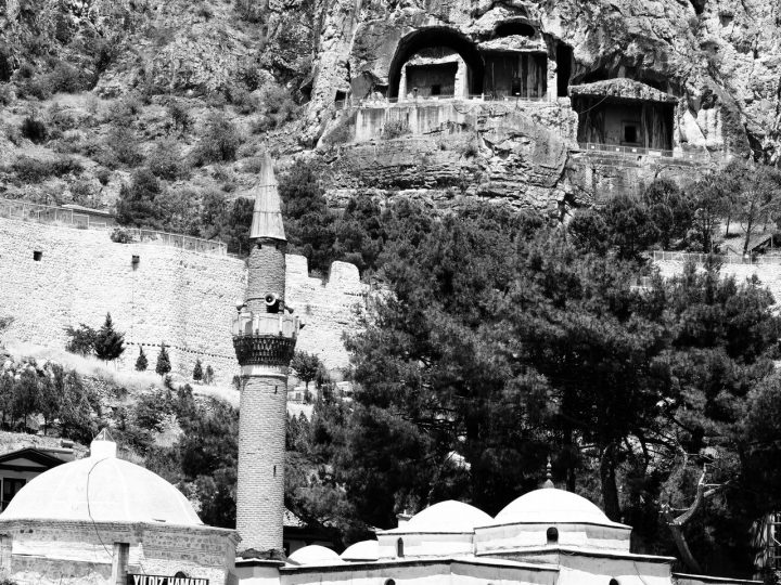 Mama Hatun Külliyesi: Tercan%apın Selçuklu Şaheseri