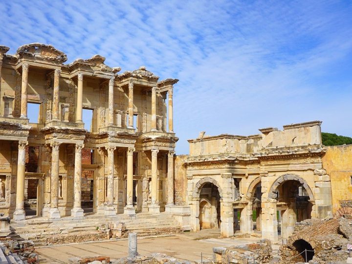 Sardes (Sart) Antik Kenti: Paranın İcat Edildiği Lidya Başkenti