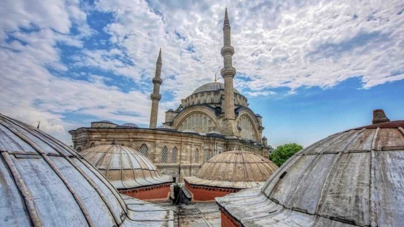 Nuruosmaniye Camii: Barok Üslubun Öncü Eseri