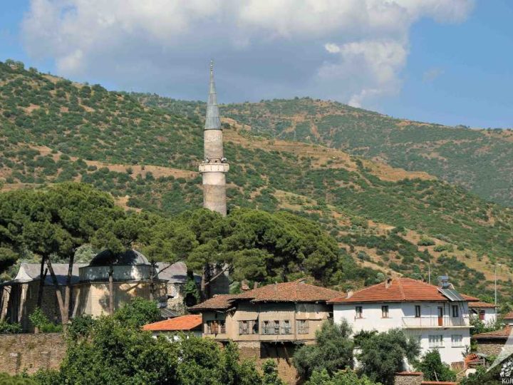 Birgi: Zamanın Durduğu Tarihî Kasaba