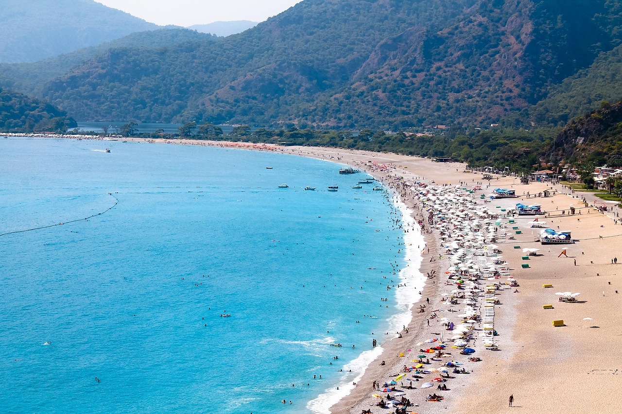 Oludeniz Belcekiz plaji ve sahil