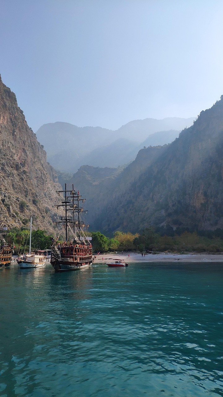 Oludeniz yamac parasutu ve deniz manzarasi