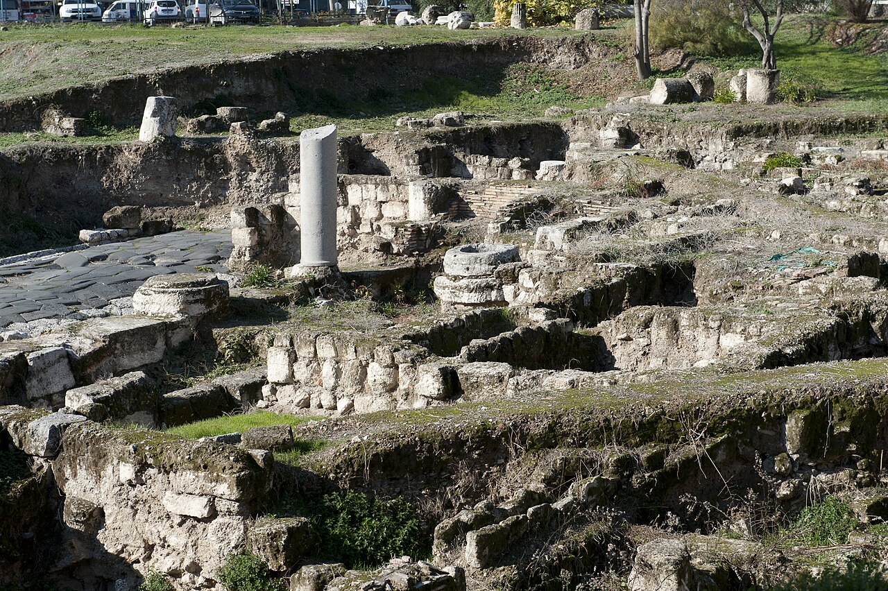 Roma Yolu ve Kapısı (Sağlıklı)