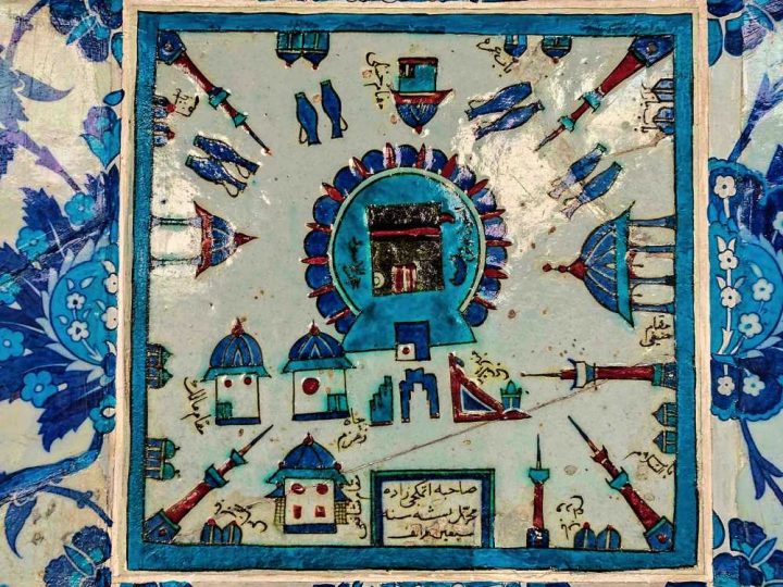 Rüstem Paşa Camii: Baştan Aşağı Çinilerle Bezeli Mabet