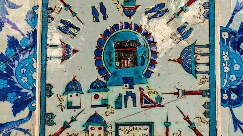 Rüstem Paşa Camii: Baştan Aşağı Çinilerle Bezeli Mabet