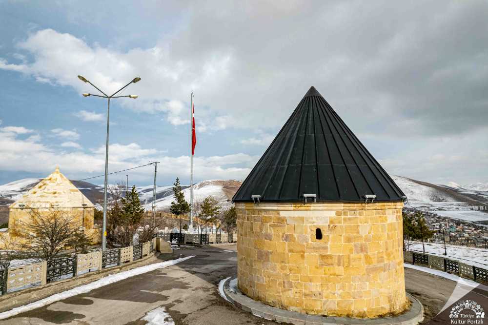 Şehit Osman Türbeleri görünüm