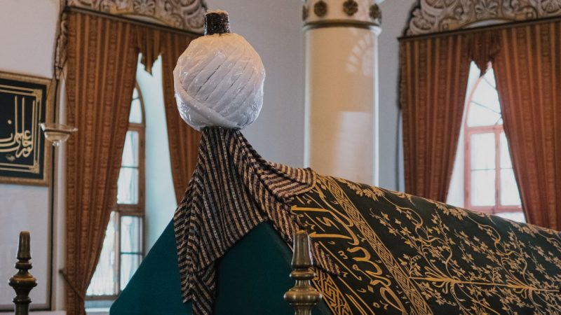 Veli Dede Türbesi: şehrin manevi duraklarından biri
