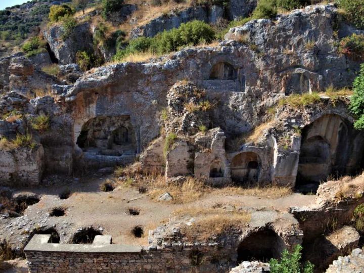 Yedi Uyuyanlar Mağarası: Efsanelerin Buluştuğu Kutsal Yer