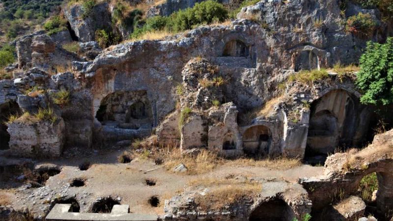 Yedi Uyuyanlar Mağarası: Efsanelerin Buluştuğu Kutsal Yer