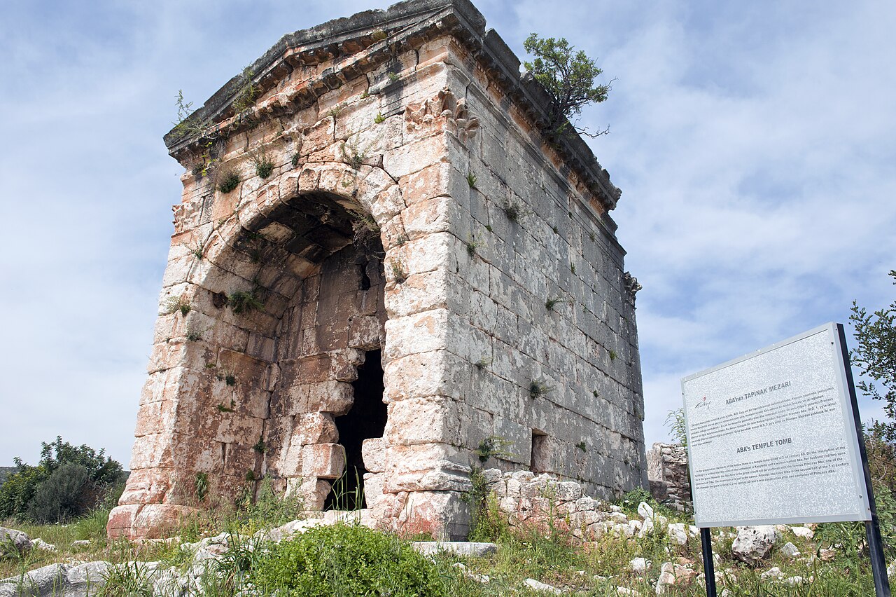 Zeyne Türbesi