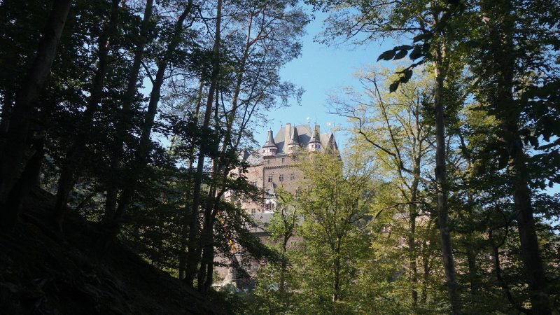 Burg Eltz: Ormanda Saklı, 850 Yıldır Hiç Yıkılmamış Masal Kalesi