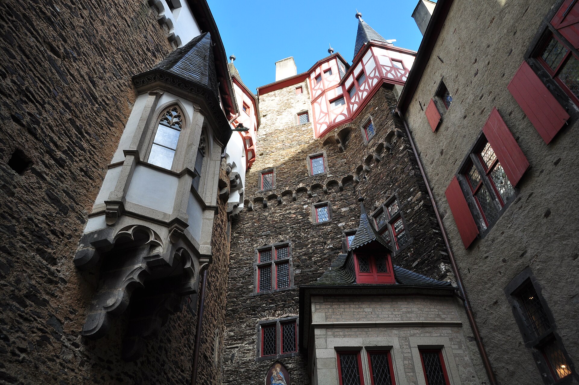 Burg Eltz kuleleri