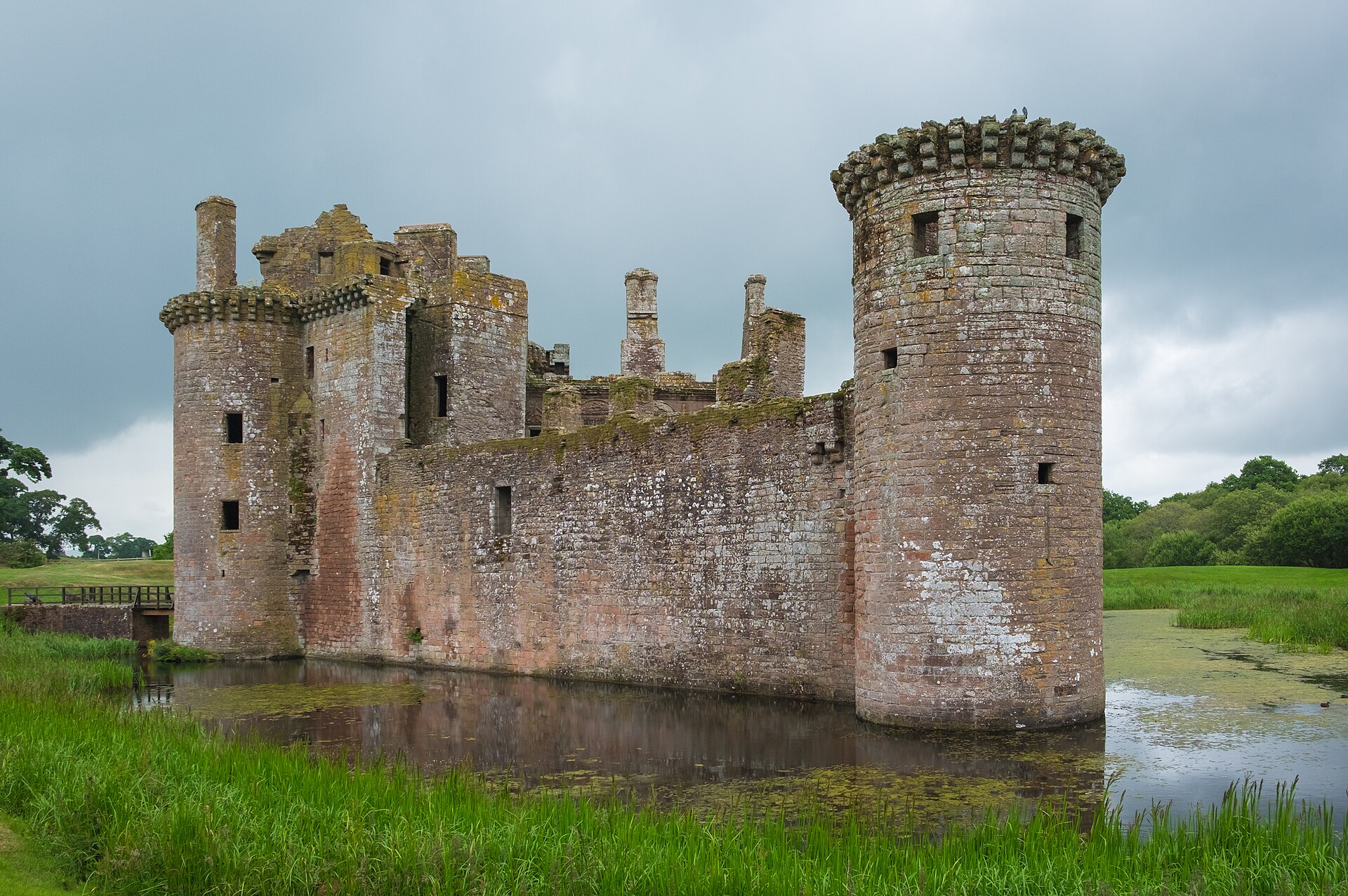 Caerlaverock Kalesi avlu