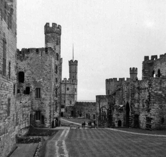 Caernarfon Kalesi: Edward’ın İmparatorluk Rüyası ve İlk Galler Prensi