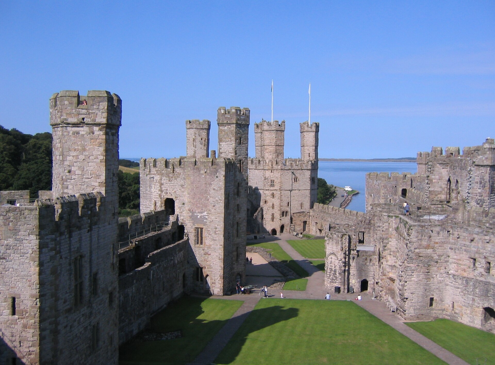 Caernarfon Kalesi iç avlu