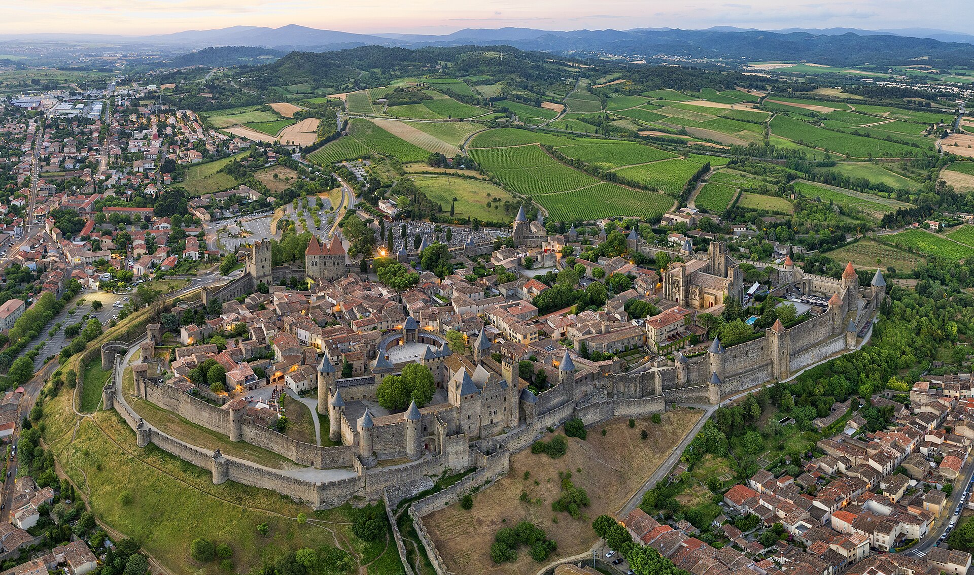 Carcassonne kalesi havadan görünüm