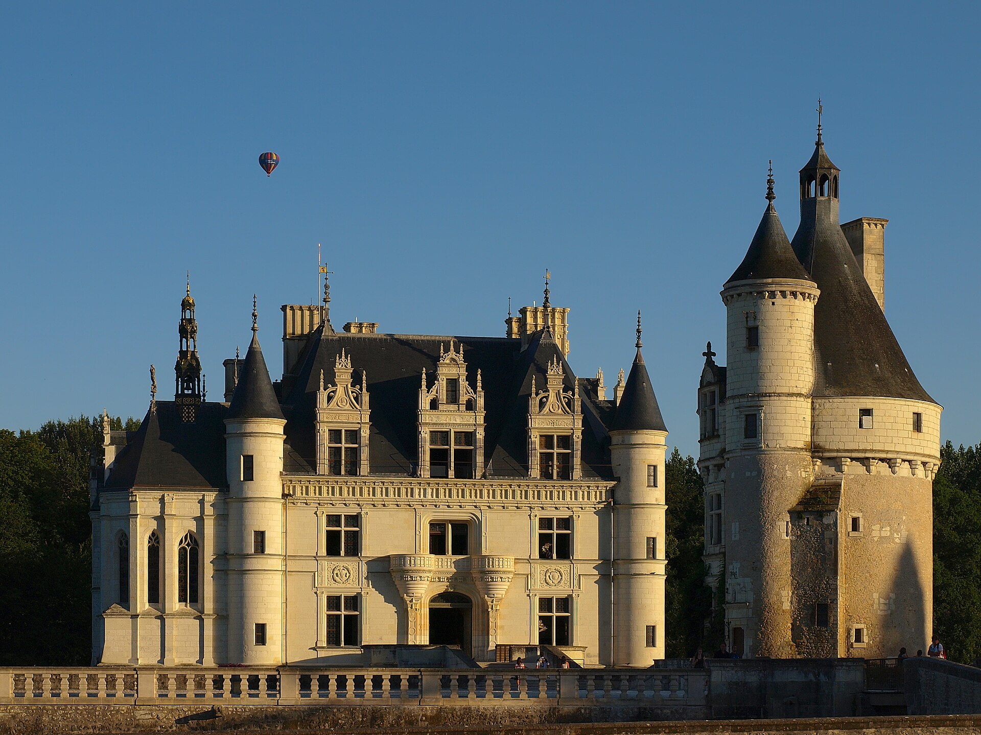 Chenonceau cephesi ve Marques kulesi