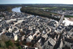 Chinon Kalesi ve Vienne Nehri